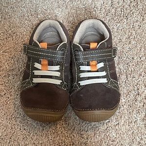 Stride Rite Boys Brown Leather Suede Sneakers 7XW